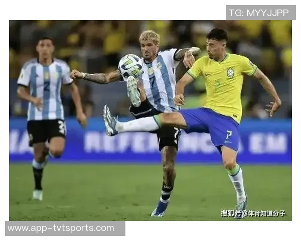 阿根廷与法国激战正酣比分揭晓引发球迷热议 阿根廷与法国激战正酣比分揭晓引发球迷热议